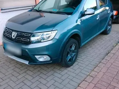 Gebraucht Dacia Sandero Celebration 90 PS (66 kW) 2017 Grau Limousine