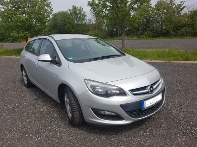 Gebraucht Opel Astra Sport 140 PS (102 kW) 2014 Silber Kombi
