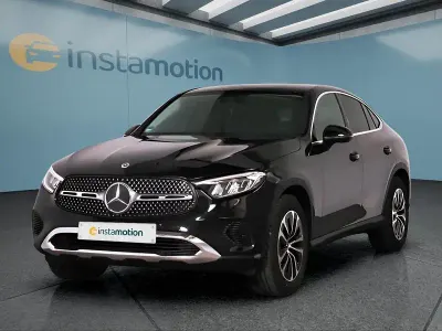 Używany Mercedes GLC200 204 KM (150 kW) 2025 Czarny SUV
