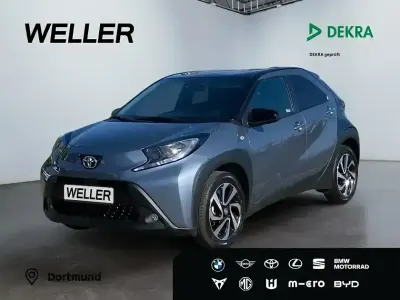 Gebraucht Toyota Aygo Team 72 PS (52 kW) 2025 Celestite grey / black mica (grau) Kleinwagen
