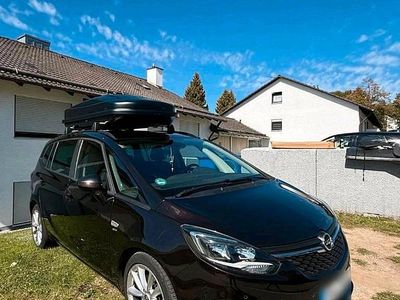 Second-hand Opel Zafira 170 CP (125 kW) 2017 Maro Monovolum