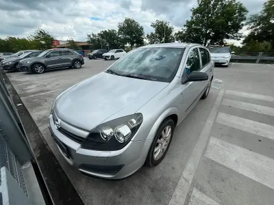 Gebraucht Opel Astra 90 PS (66 kW) 2004 Grau Limousine