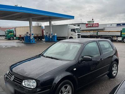 Gebraucht VW Golf IV 75 PS (55 kW) 2002 Schwarz Kleinwagen