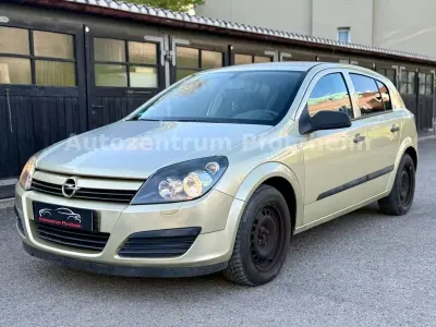 Usata Opel Astra Cosmo 90 CV (66 kW) 2004 Giallo Berlina
