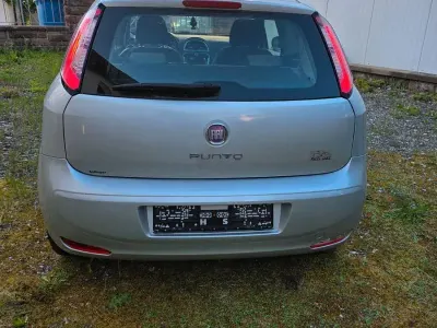 Gebraucht Fiat Punto 69 PS (50 kW) 2012 Silber Kleinwagen