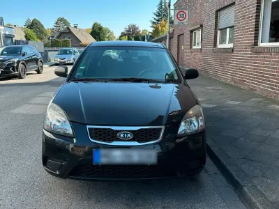 Gebraucht Kia Rio Spirit 105 PS (77 kW) 2010 Schwarz Kleinwagen