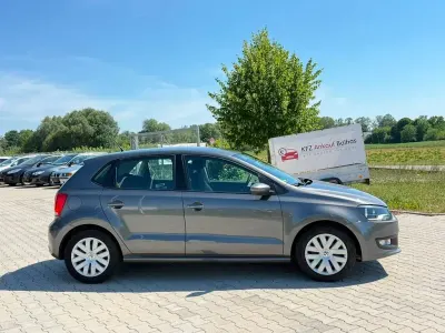 Gebraucht VW Polo Trendline 90 PS (66 kW) 2013 Grau Kleinwagen