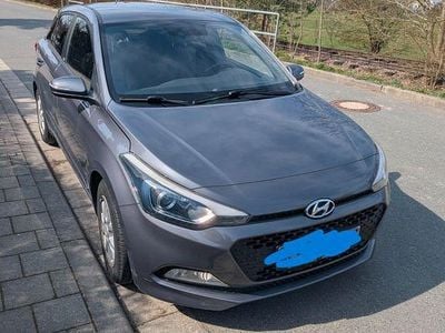 Usata Hyundai i20 84 CV (61 kW) 2017 Grigio Berlina