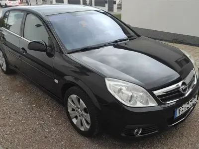 Gebraucht Opel Signum Edition+ 140 PS (102 kW) 2008 Schwarz Kleinwagen