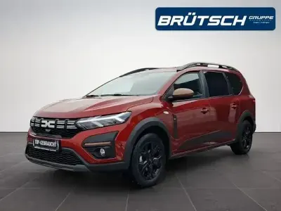 Gebraucht Dacia Jogger Extreme 141 PS (103 kW) 2025 Terracottabraun metallic Van / Kleinbus