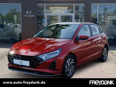 Neu Hyundai i20 101 PS (74 kW) 2026 Dragon red Kleinwagen