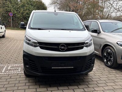 Weiß Gebraucht 2021 Opel Vivaro Edition Van / Kleinbus | 21.990 € (Etwas zu teuer)