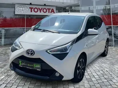 Gebraucht Toyota Aygo X-play 72 PS (52 kW) 2019 Weiß Kleinwagen