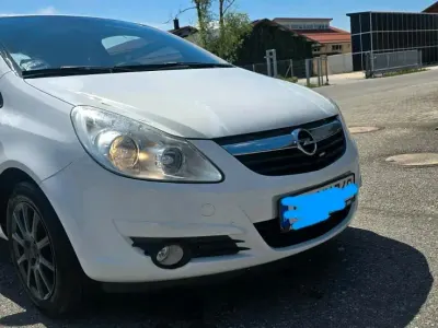 Używany Opel Corsa 70 KM (51 kW) 2007 Biały Hatchback