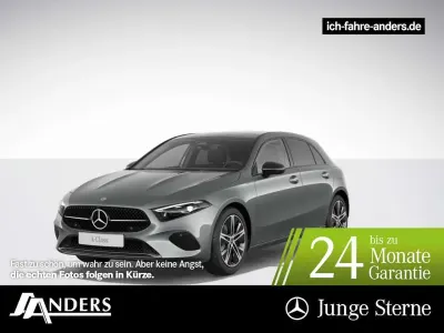 Gebraucht Mercedes A200 Night 150 PS (110 kW) 2025 Mountaingrau Limousine