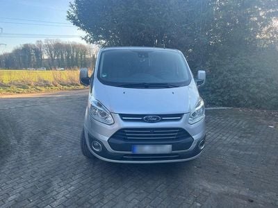Gebraucht Ford Tourneo Titanium 155 PS (114 kW) 2013 Silber Van / Kleinbus