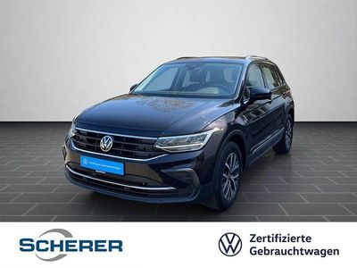 Gebraucht VW Tiguan Life 150 PS (110 kW) 2023 Deep black perleffekt (metallic) SUV