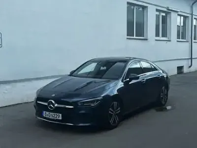 Gebraucht Mercedes CLA180 136 PS (100 kW) 2021 Blau Limousine