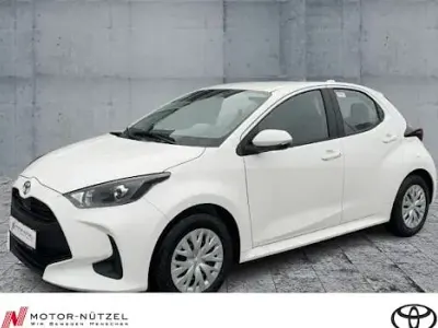 Nowe Toyota Yaris Hybrid Comfort 116 KM (85 kW) 2025 Biały Hatchback