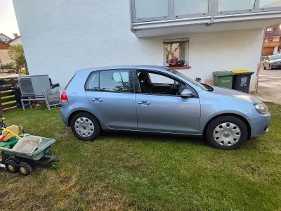 Gebraucht VW Golf VI Trendline 102 PS (75 kW) 2010 Blau Kleinwagen
