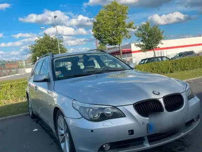 Gebraucht BMW 530 235 PS (172 kW) 2005 Grau Kombi