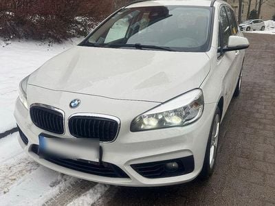 Gebraucht BMW 218 Sport Line 150 PS (110 kW) 2017 Weiß Kombi