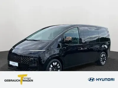 Neu Hyundai Staria Signature 224 PS (164 kW) 2025 Schwarz Van / Kleinbus