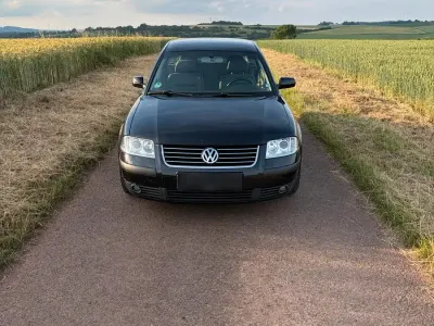 Gebraucht VW Passat 131 PS (96 kW) 2003 Schwarz Limousine