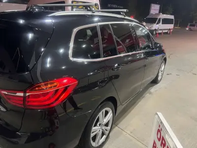 Gebraucht BMW 218 Active Tourer 136 PS (100 kW) 2021 Schwarz Van / Kleinbus