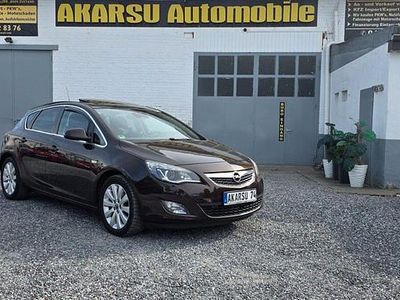 Usata Opel Astra Innovation 131 CV (96 kW) 2012 Marrone Berlina