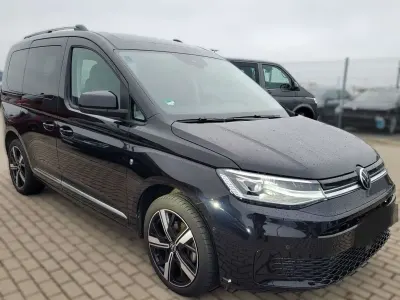 Gebraucht VW Caddy Style 122 PS (89 kW) 2023 Schwarz Van / Kleinbus