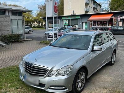 Gebraucht Mercedes E220 Avantgarde 170 PS (125 kW) 2010 Grau Kombi