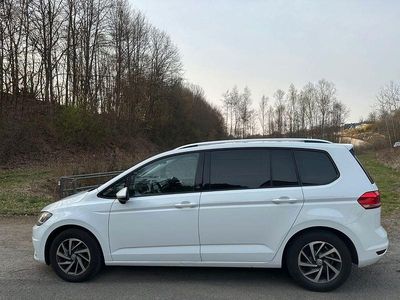 Gebraucht VW Touran Sound 150 PS (110 kW) 2017 Weiß Van / Kleinbus
