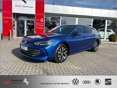 Gebraucht VW Passat Business 150 PS (110 kW) 2024 Reef blue metallic Kombi