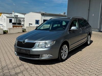 Używany Skoda Superb 160 KM (117 kW) 2011 Szary Kombi