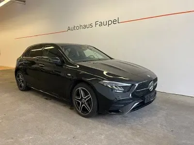 Gebraucht Mercedes A250 AMG line 163 PS (119 kW) 2025 Kosmosschwarz  metalliclack Limousine