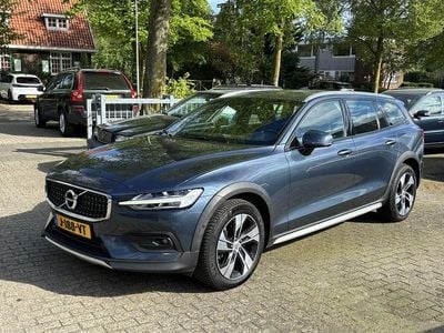 Usata Volvo V60 CC Pro 2020 Blu Station wagon