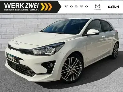 Usata Kia Rio Spirit 199 CV (146 kW) 2022 Bianco SUV