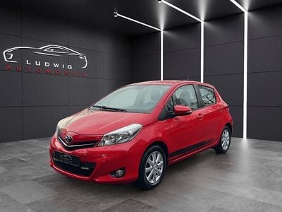 Gebraucht Toyota Yaris Life 99 PS (72 kW) 2013 Rot Kleinwagen