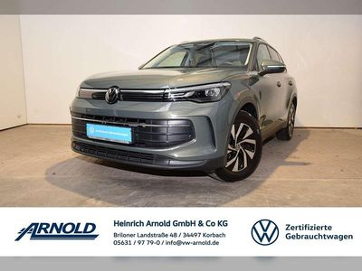 Cipressino grün metallic Gebraucht 2025 VW Tiguan Life SUV | 34.990 € (Fairer Preis)