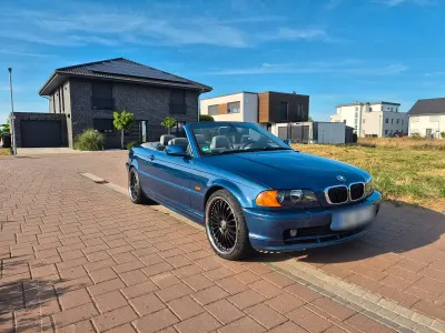 Gebraucht BMW 323 Cabriolet 170 PS (125 kW) 2000 Blau Cabrio