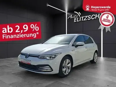Gebraucht VW Golf VIII Style 131 PS (96 kW) 2022 Pure white Limousine