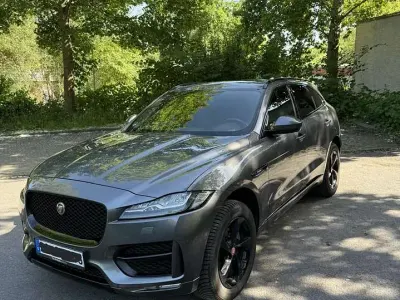 Gebraucht Jaguar F-Pace R-Sport 179 PS (131 kW) 2017 Grau SUV