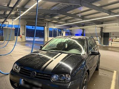 Schwarz Gebraucht 1999 VW Golf IV Kleinwagen | 2.950 €