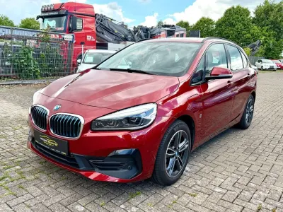 Gebraucht BMW 225 Sport Line 224 PS (164 kW) 2018 Rot Van / Kleinbus