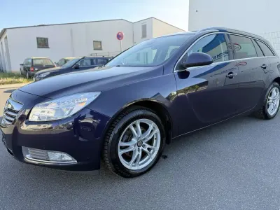 Second-hand Opel Insignia Edition 131 CP (96 kW) 2013 Albastru Break