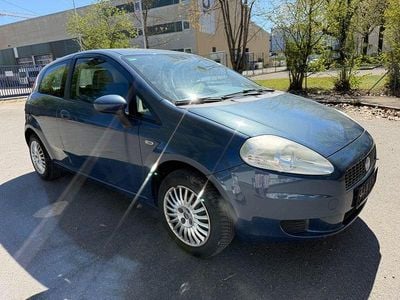 Second-hand Fiat Grande Punto Dynamic 65 CP (47 kW) 2007 Albastru Hatchback