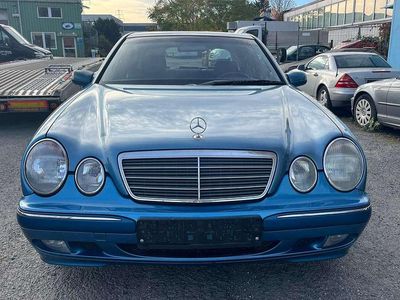 Mercedes E200