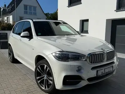 Gebraucht BMW X5 M50 Sport Line 381 PS (280 kW) 2015 Weiß SUV