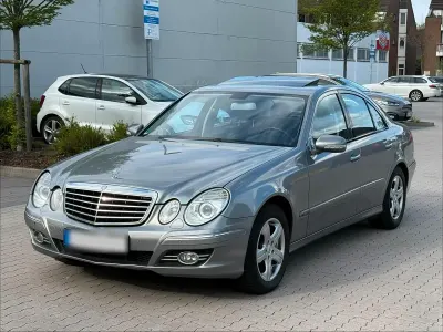 Brugt Mercedes E320 Avantgarde 165 HK (121 kW) 2009 Blå Sedan
